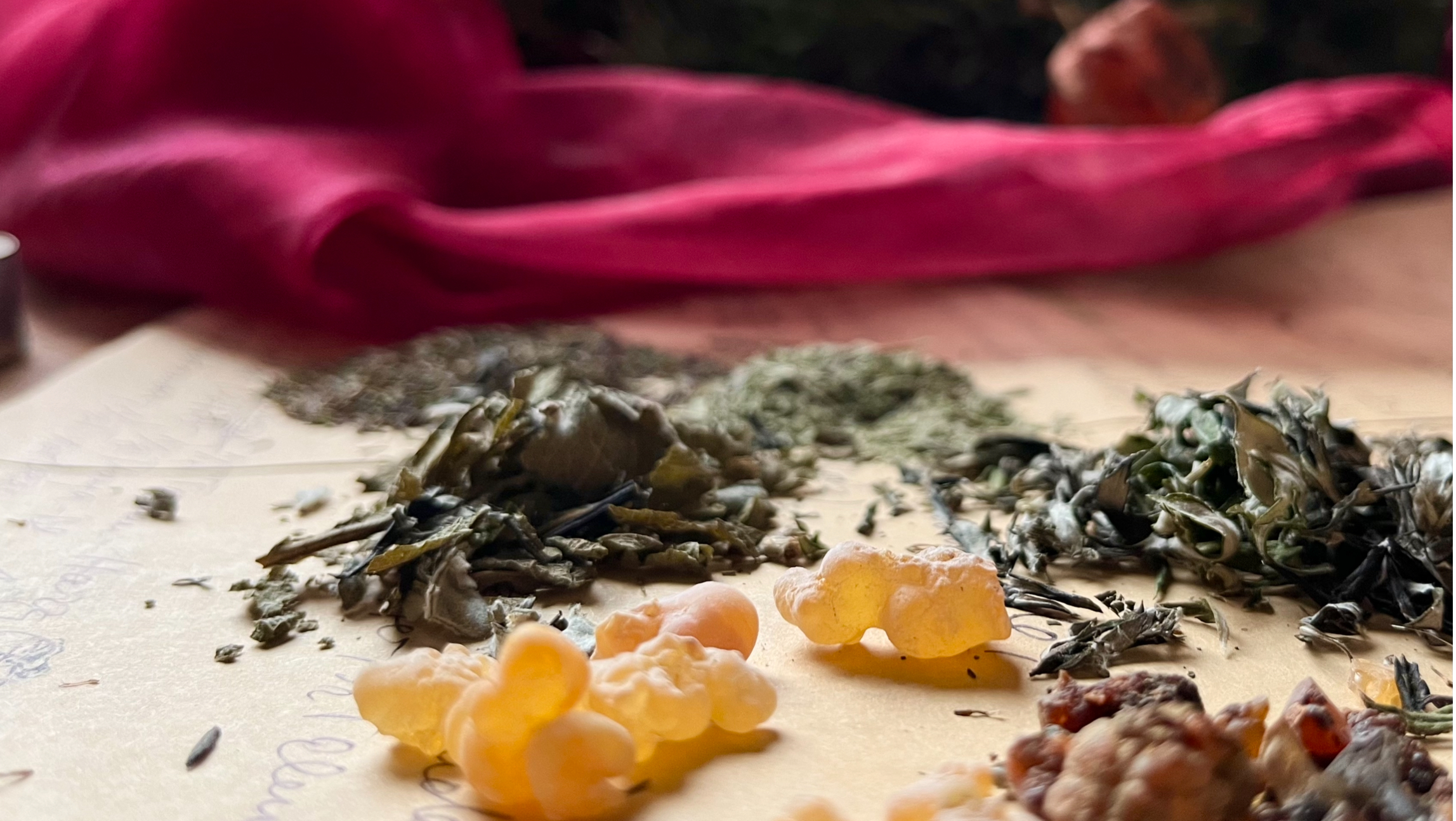 Räuchern – Mythische Kraft von Pflanzen & Harzen