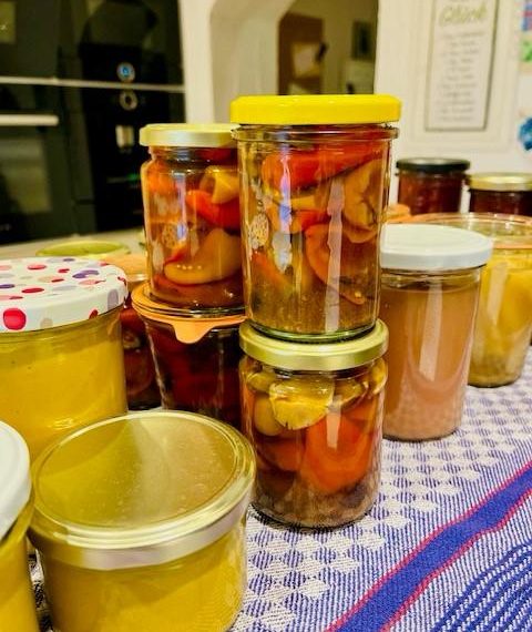 Einkochen 2.0 – Mit Fülle und Raffinesse ins…